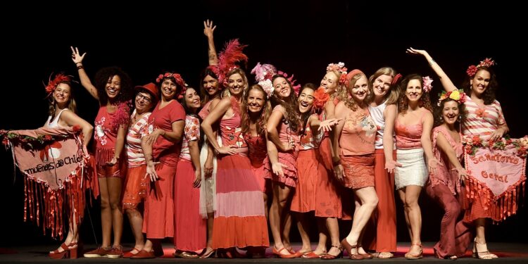 Teatro Rival Apresenta Tradicional Baile Noite Dos Mascarados Das