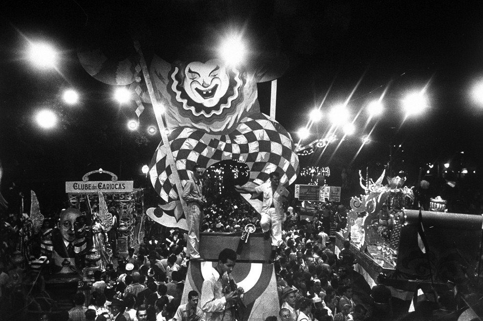 March 1951: Parades passing on wide avenue, moving in opposite directions. (Photo by Leonard Mccombe/Time & Life Pictures/Getty Images)
