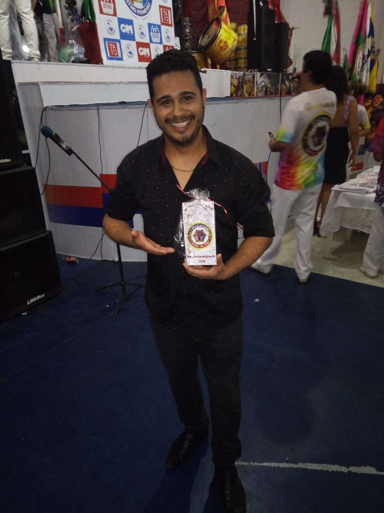 Coreógrafo Samuel Martins ganhou o troféu Samba na Veia como melhor comissão de frente - Foto / Divulgação