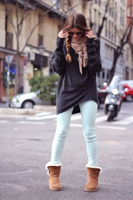 A bota com pelinho é uma das pedidas mais versáteis da moda inverno - Foto: Internet 