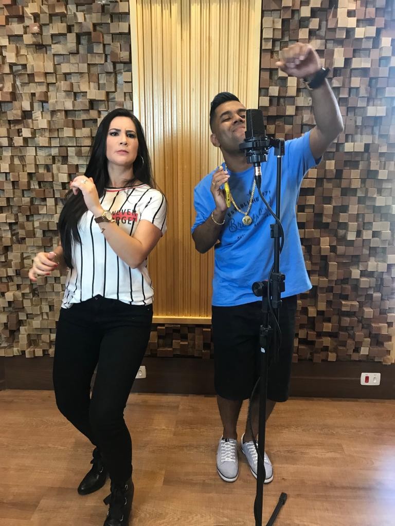 Juntos mais uma vez, Mc MM e Jaren K - Foto: Play Mix