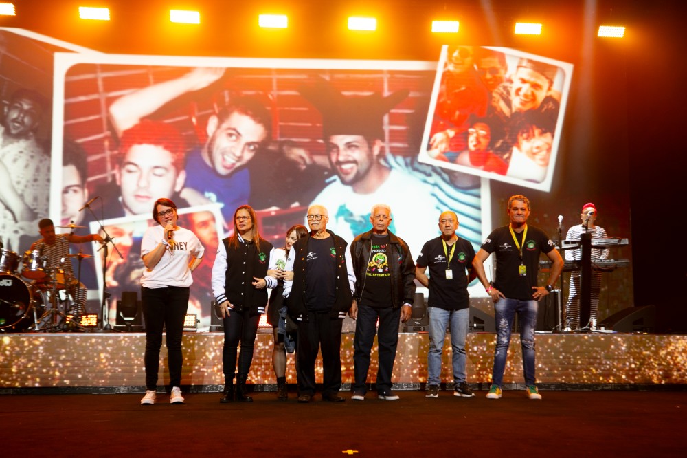 Aplausos fervorosos e as palavras de agradecimento demonstraram o carinho e a admiração do público - Foto: Jean Flanders 