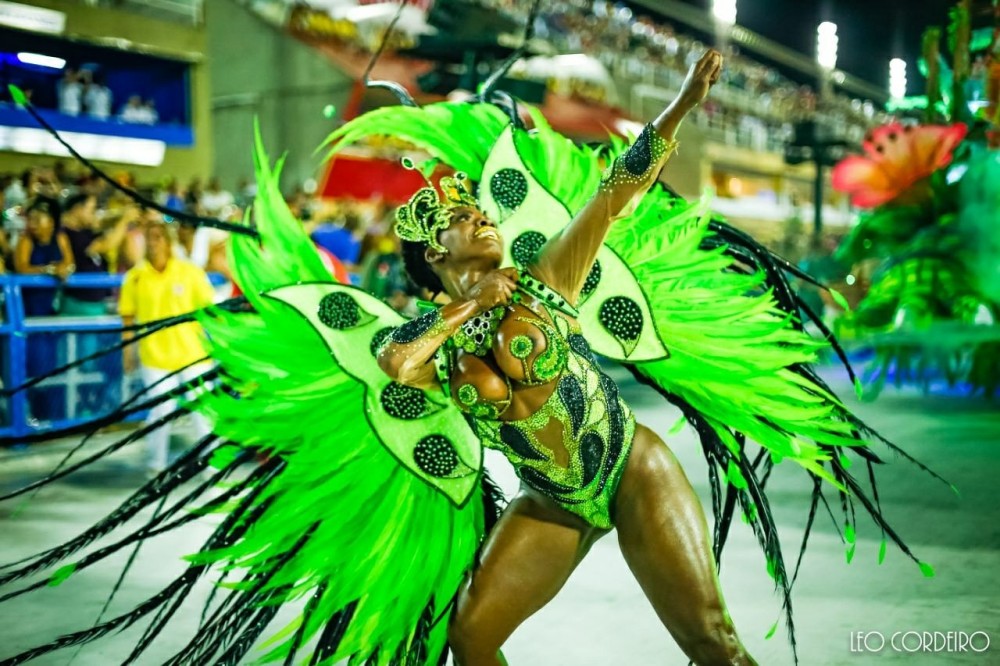 Egili Oliveira já foi rainha de bateria da União do Parque Curicica e destaque da São Clemente - Foto: Leo Cordeiro
