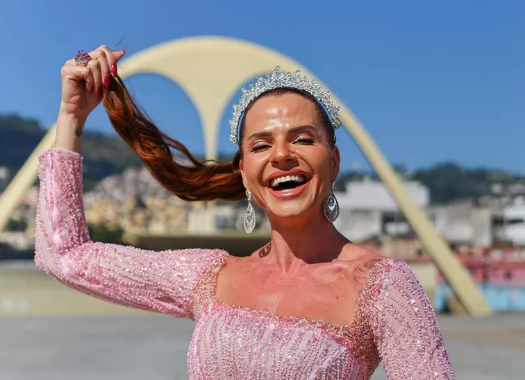 Karen Lopes - Foto de Capa: Léo Cordeiro 