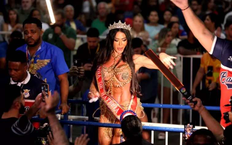 Gracyanne Barbosa arrasando no samba no pé - Foto de Capa: Daniel Pinheiro / BrazilNews