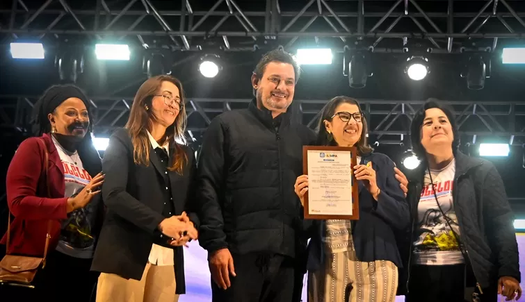 Geninho Zuliani e Danielle Barros ao centro - Foto de Capa: Divulgação 