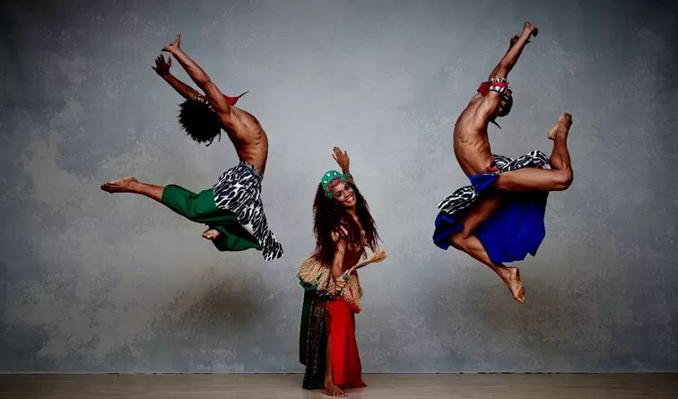 Balé Foclórico da Bahia - Foto de Capa: Andrew Eccles