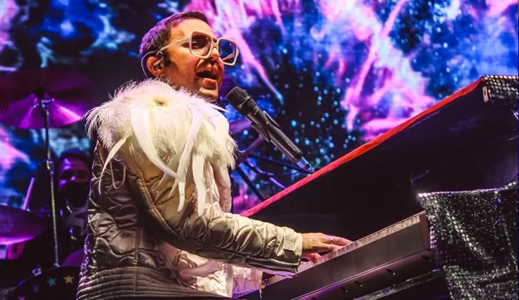 Elton John by Rafael Dentini - Foto de Capa: Divulgação 