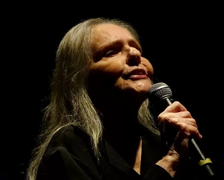 Angela Ro Ro - Foto de Capa: Marcelo Castello Branco / Divulgação