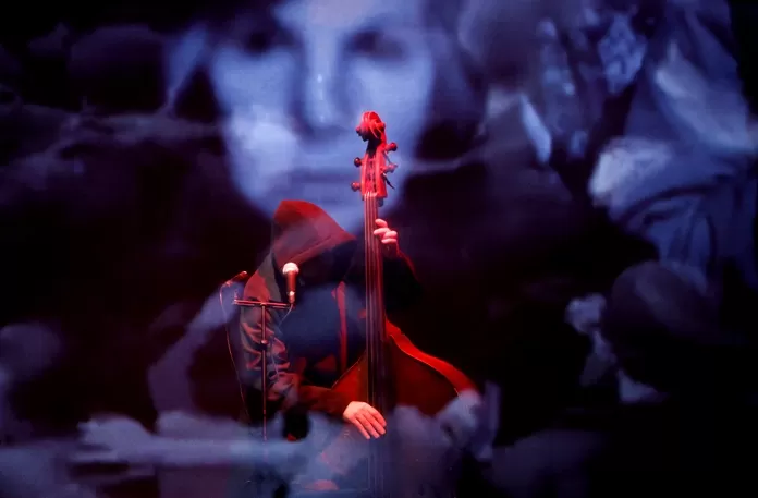 Espetáculo francês Muances , de Camille Rocailleux - Foto de Capa: Steve Laurens