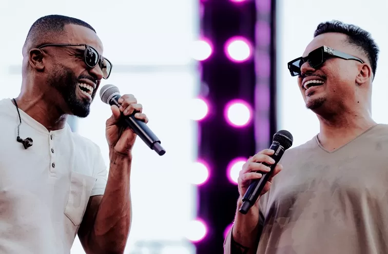 Alexandre Pires e Bruno Cardoso - Foto de Capa: Arthur Rodrigues