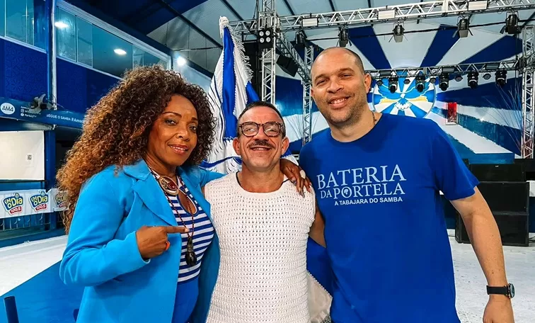  Vice-presidente Nilce Fran, Intérprete Zé Paulo Sierra e Presidente Júnior Escafura - Foto de Capa: Divulgação