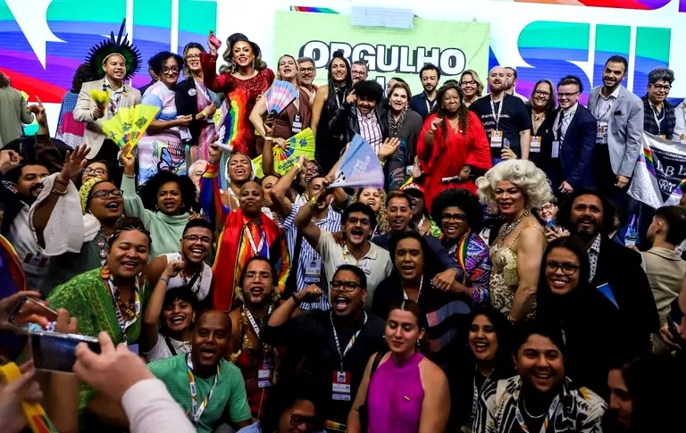  Foto de Capa: Duda Rodrigues / MDHC