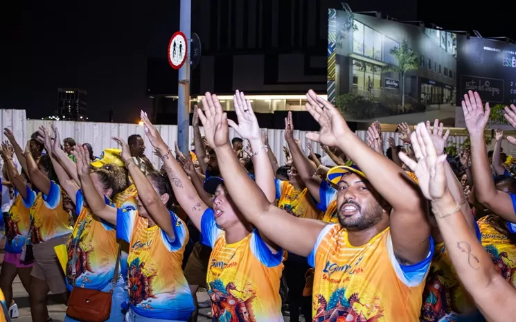 Ensaio de Rua Gres Unidos da Tijuca - Foto de Capa: Julie Abreu
