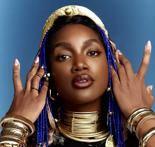 IZA - Fote de Capa: Maria Magalhães