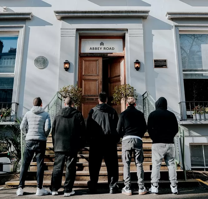 Sorriso Maroto - Foto de Capa: Arthur Rodrigues