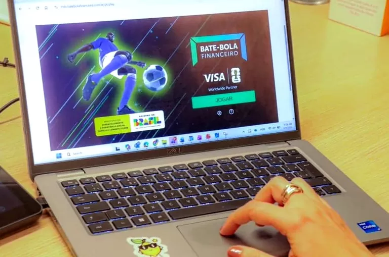 Governo lança ofensiva contra o endividamento e leva educação financeira ao CadÚnico