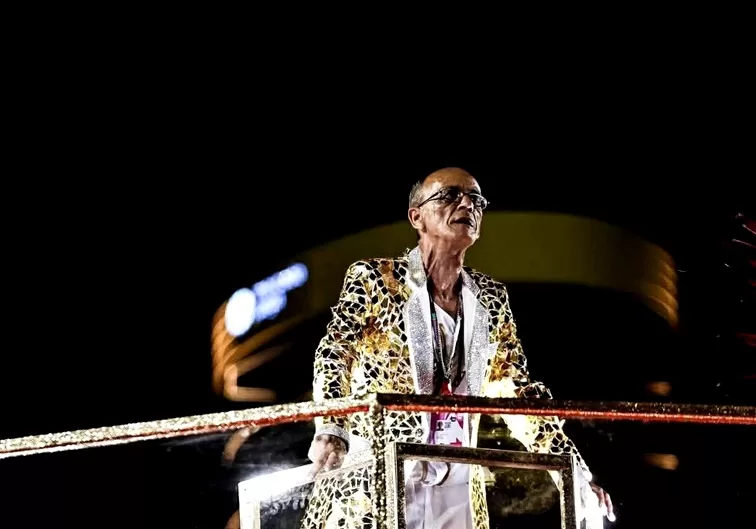 Viradouro e Beija-Flor de Nilópolis incendeiam a Sapucaí e travam duelo de gigantes rumo ao título de 2026