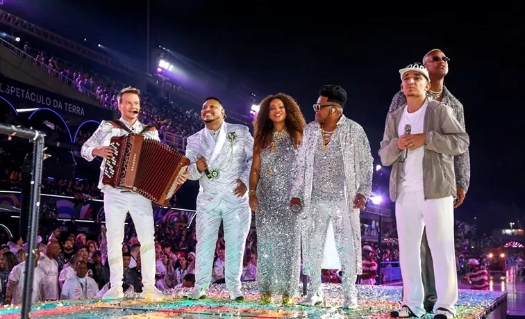 Uma noite história: O encontro dos fenômenos na Sapucaí 