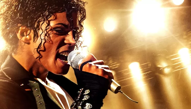 Michael Jackson - Foto de Capa: Divulgação 