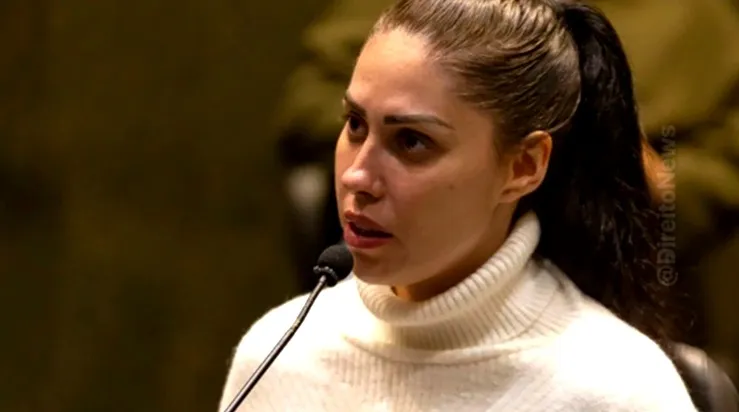 Monique Medeiros - Foto de Capa: @DireitoNews