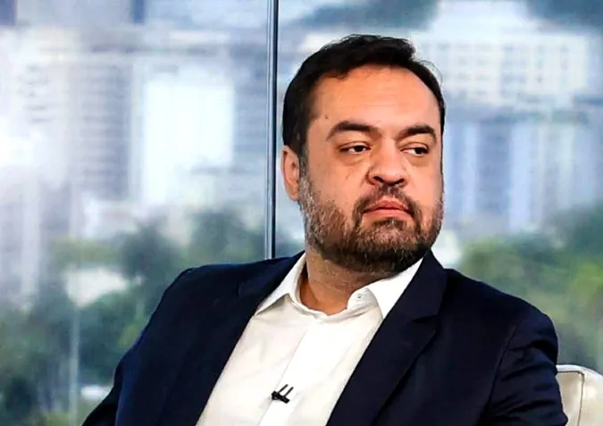 Cláudio Castro renuncia, mas TSE bane sua carreira até 2030