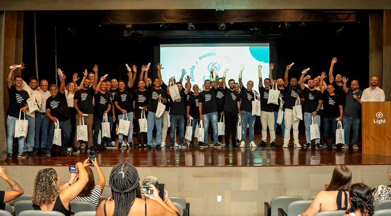 Foto de Capa: Divulgação / Light