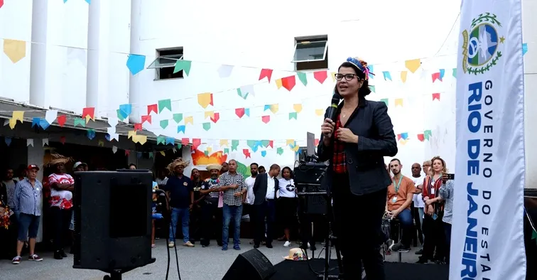 Danielle Barro - Foto de Capa: Divulgação 