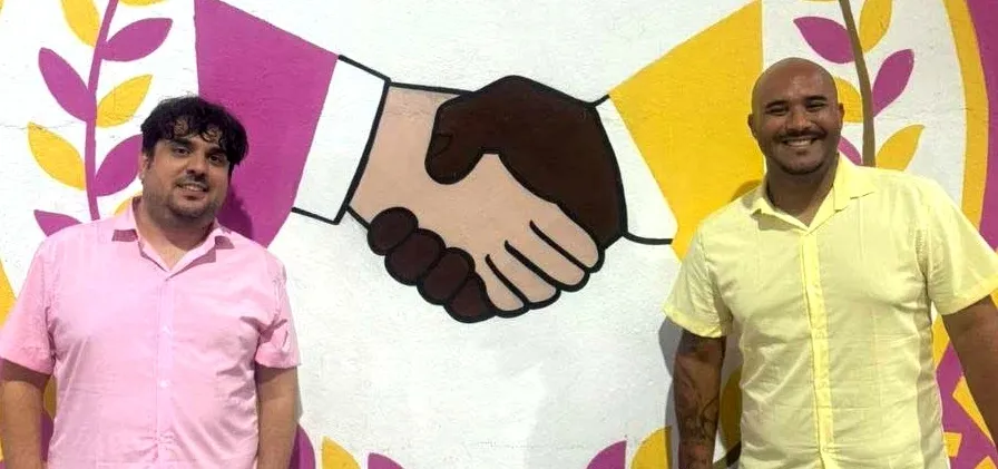 Carnavalescos Rodrigo Marques e Guilherme Diniz - Foto de Capa: Divulgação / União do Parque Acari 