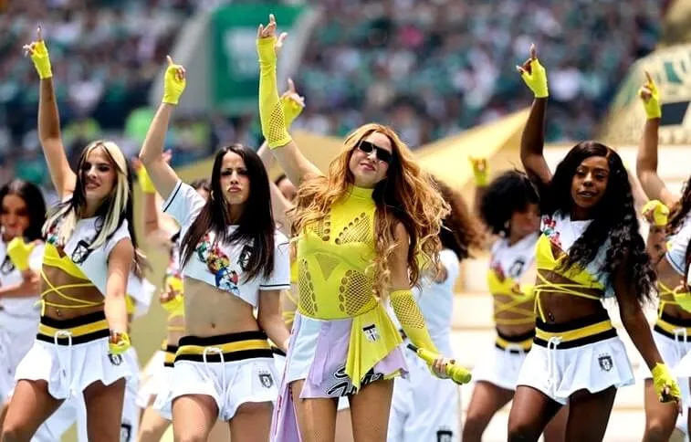 México vence África do Sul em caldeirão pulsante após Shakira fazer a terra tremer no Azteca