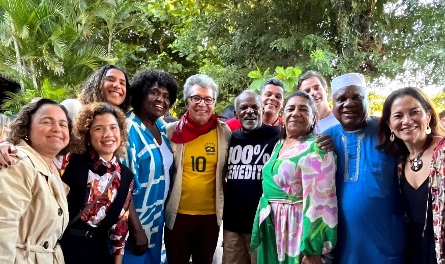 87 anos de puro poder negro: Antônio Pitanga incendeia a Barra em festa de arromba que parou o Rio