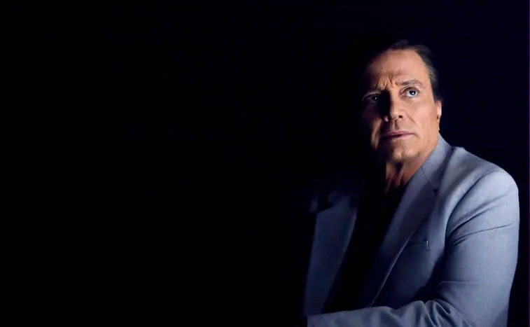 Fábio Jr. incendeia o Espaço Hall em noite histórica de romantismo e nostalgia