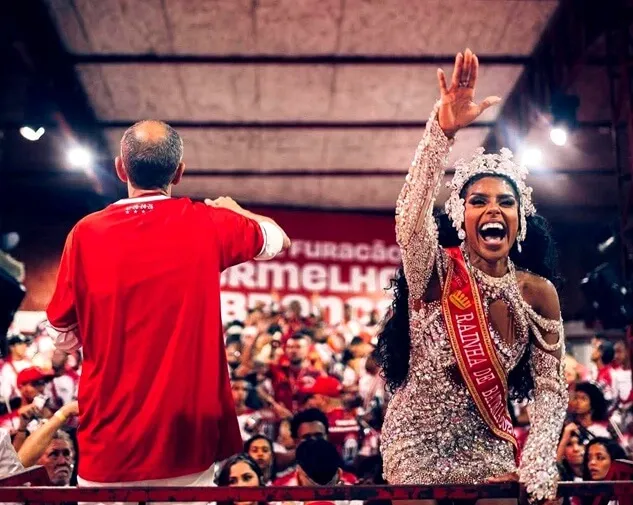 Bellinha Delfim - Foto de Capa: @sadcoxa