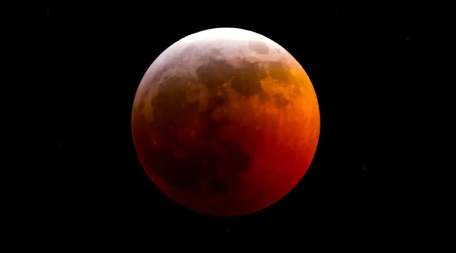 Eclipce Lunar - Foto de Capa: Divulgação 