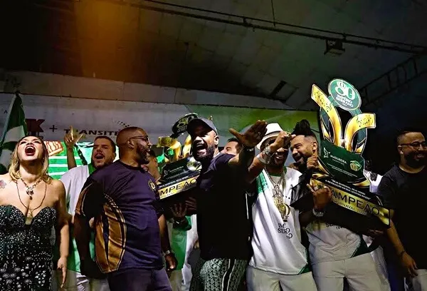 Samba campeão - Foto de Capa: @euregisbastos 