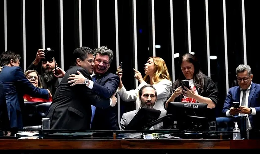 Foto de Capa: Carlos Moura / Agência Senado 