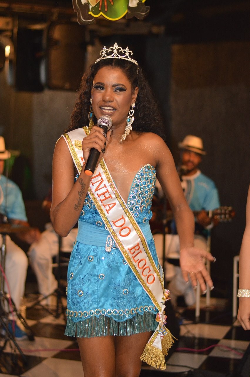 Nayra Cezari coroada - Foto: Roberto Inácio