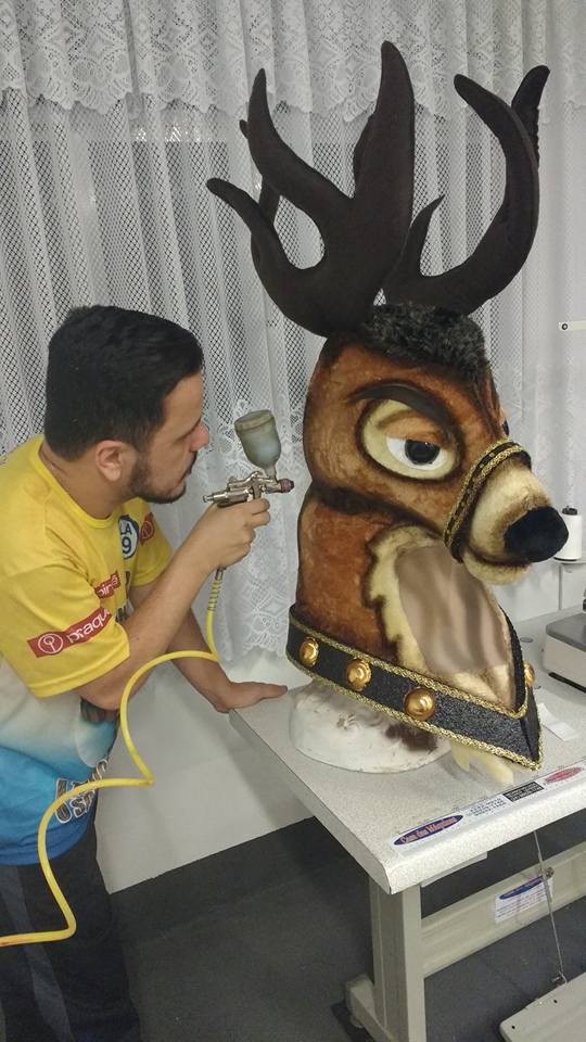 Orlando tem uma rotina intensa de trabalho nesta época do ano - Foto: Reprodução / Facebook