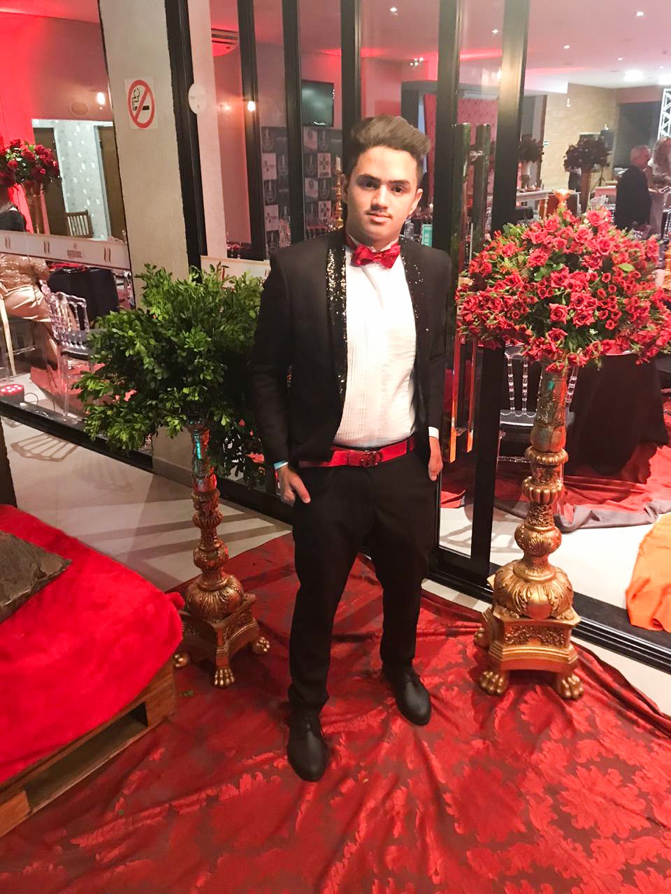 Higor parou o evento com o seu figurino superousado - Foto / Divulgação