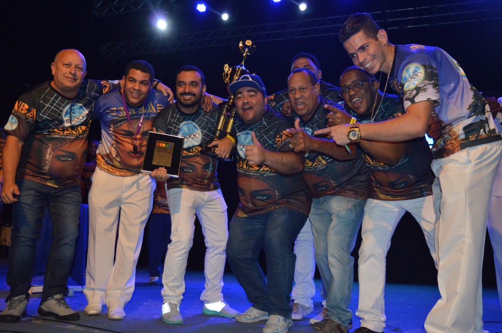 Parceria de Thiago Sousa vence disputa de samba-enredo da Tradição - Foto: Adriana Vieira