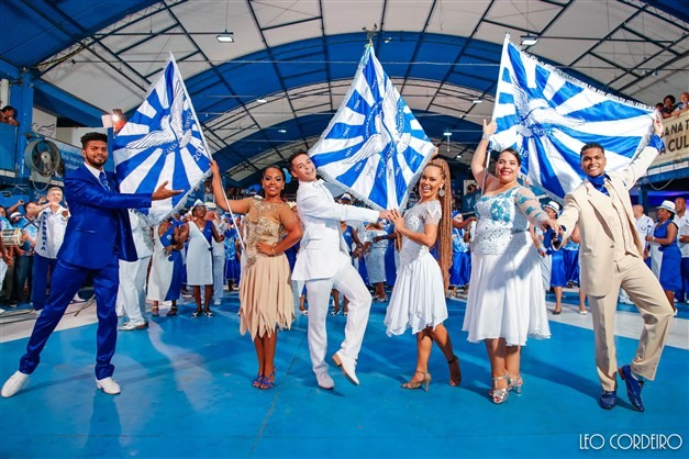 Os três casais de mestre-sala e porta-bandeira da Portela prometem grande exibição no próximo ensaio - Foto: Leo Cordeiro