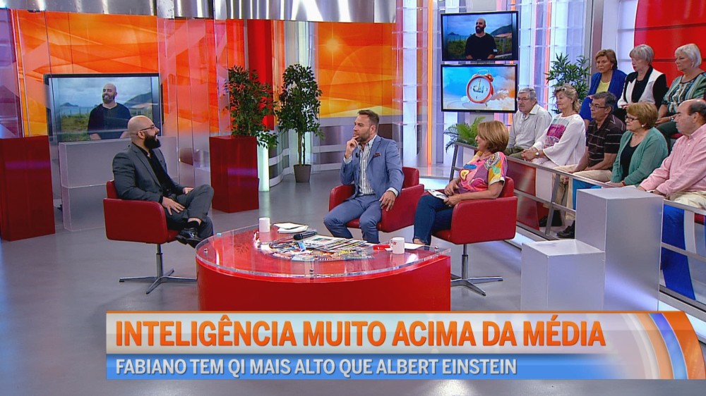Fabiano foi condicionado a três testes, sendo um de inteligência, um de QI (por uma neuropsicóloga especializada) e o terceiro teste de QI pela Mensa - Fotos: Reprodução - Divulgação 
