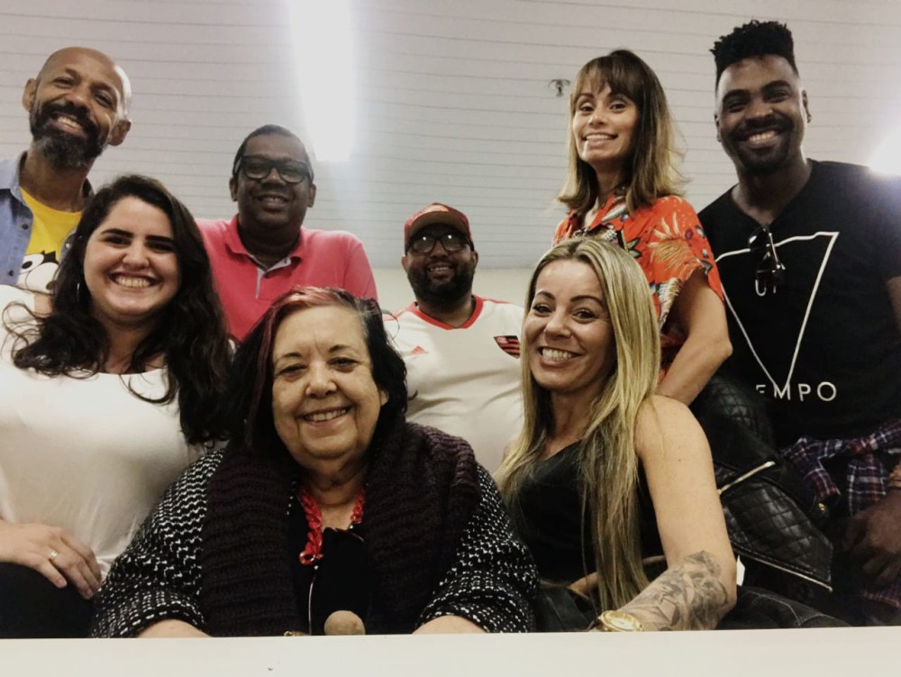 Carnavalesca Rosa Magalhães e equipe da Estácio de Sá