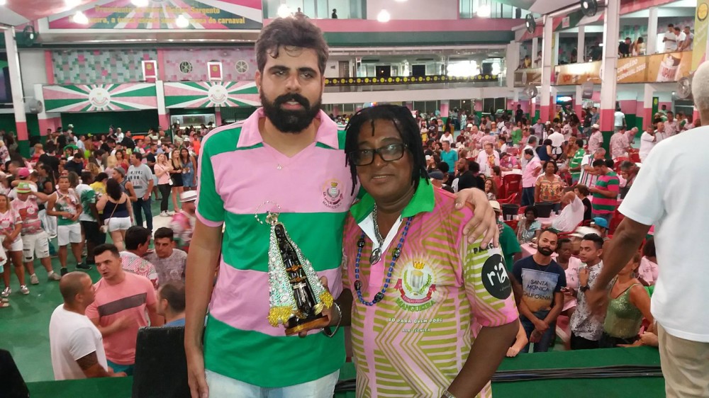 O Dia Nacional do Samba foi ainda mais especial para o intérprete Ciganerey da Mangueira - Foto: Helder Martins
