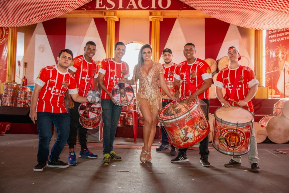 A nova rainha do Berço do Samba é uma apaixonada pelo Carnaval - Fotos: Leo Cordeiro 