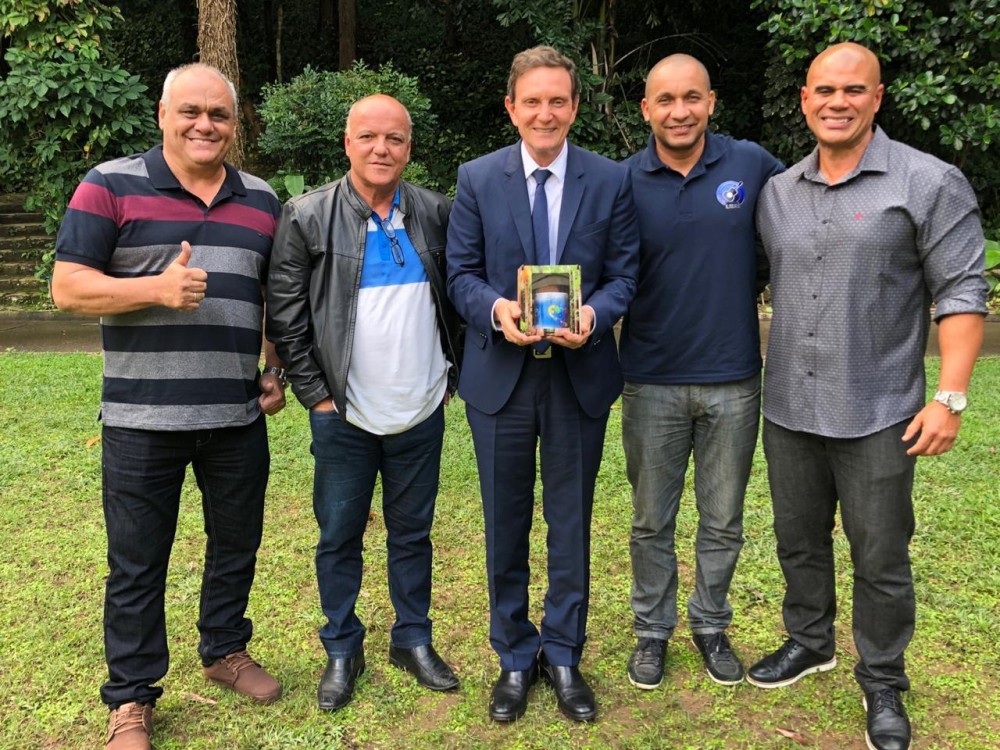Diretoria da Liesb com Prefeito Crivela - Foto / Divulgação 