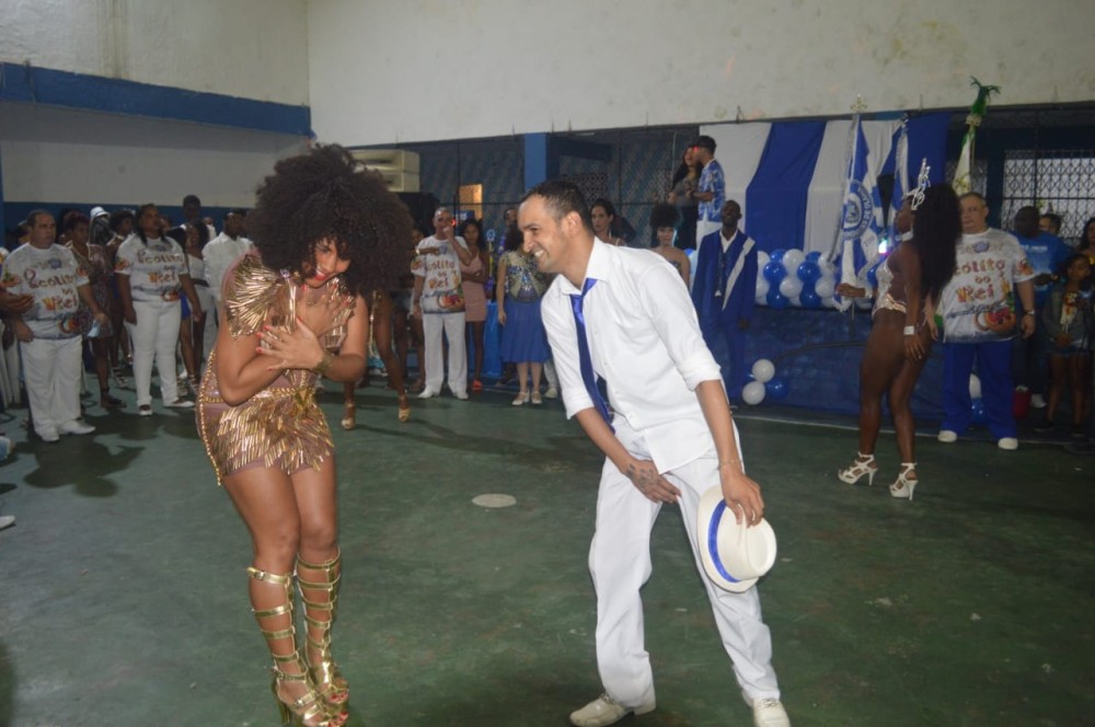  A Musa mostrou seu gingado e muito samba no pé - Fotos: Mari Penedo