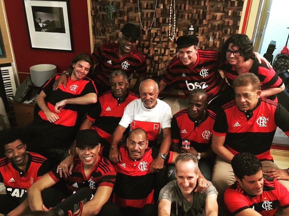 Artistas e ídolos do Flamengo se reuniram em estúdio em um projeto de Ivo Meireles - Foto: Reprodução / MF Press Global 