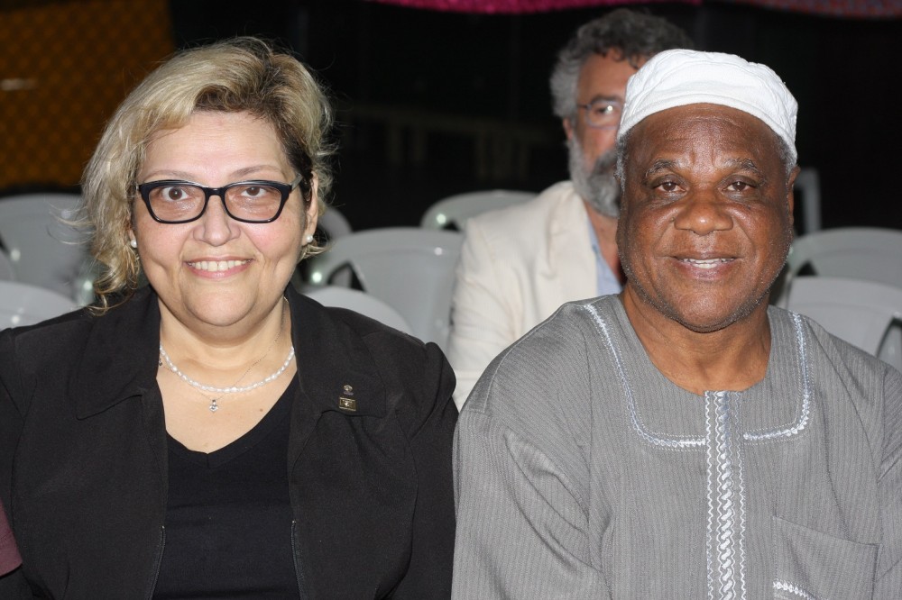 Patricia Tolmasquim e Babalawô Ivanir dos Santos