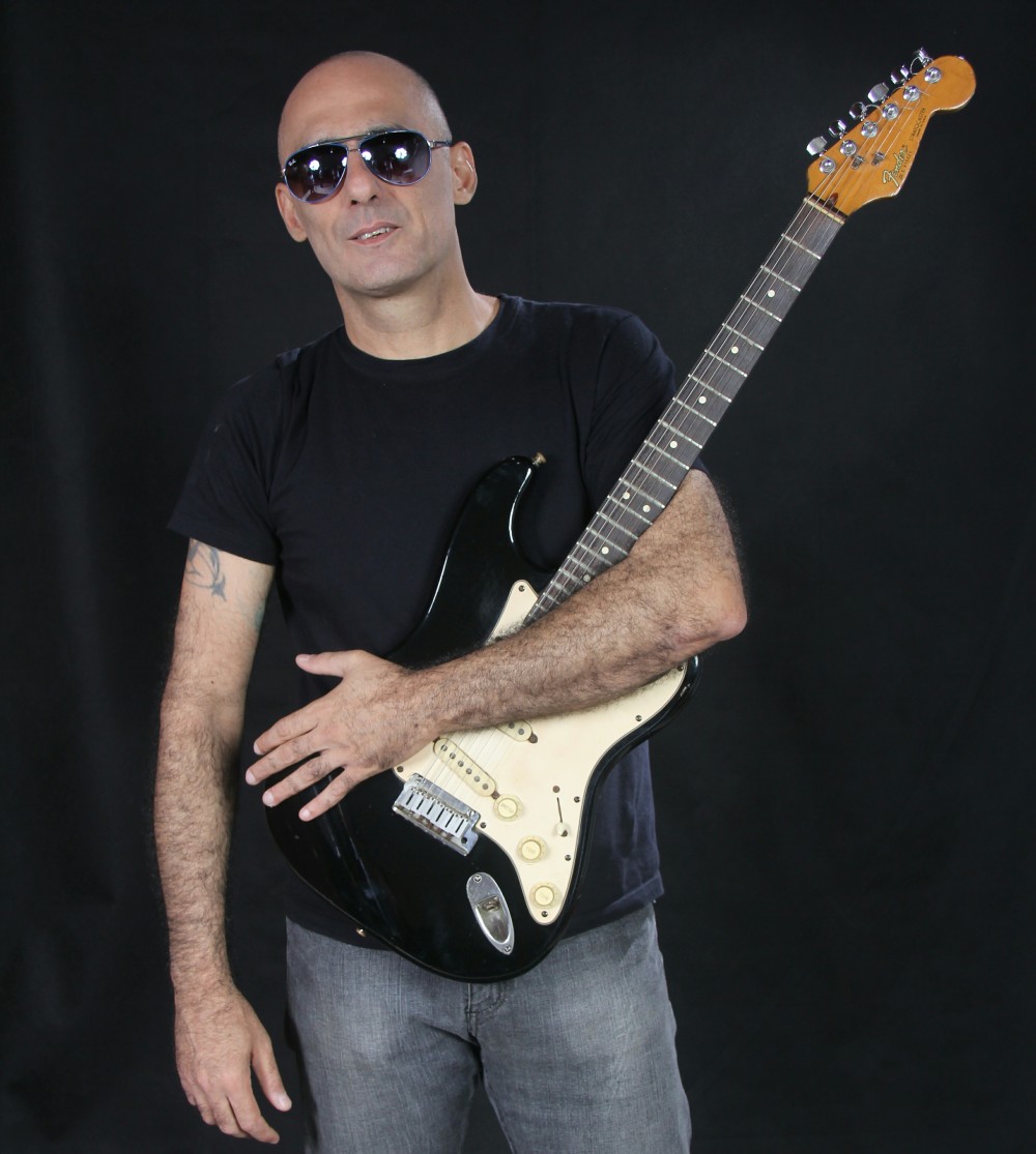 Com 38 anos de carreira, artista fará show com entrada franca na Gamboa e lança novo álbum - Foto / Divulgação 